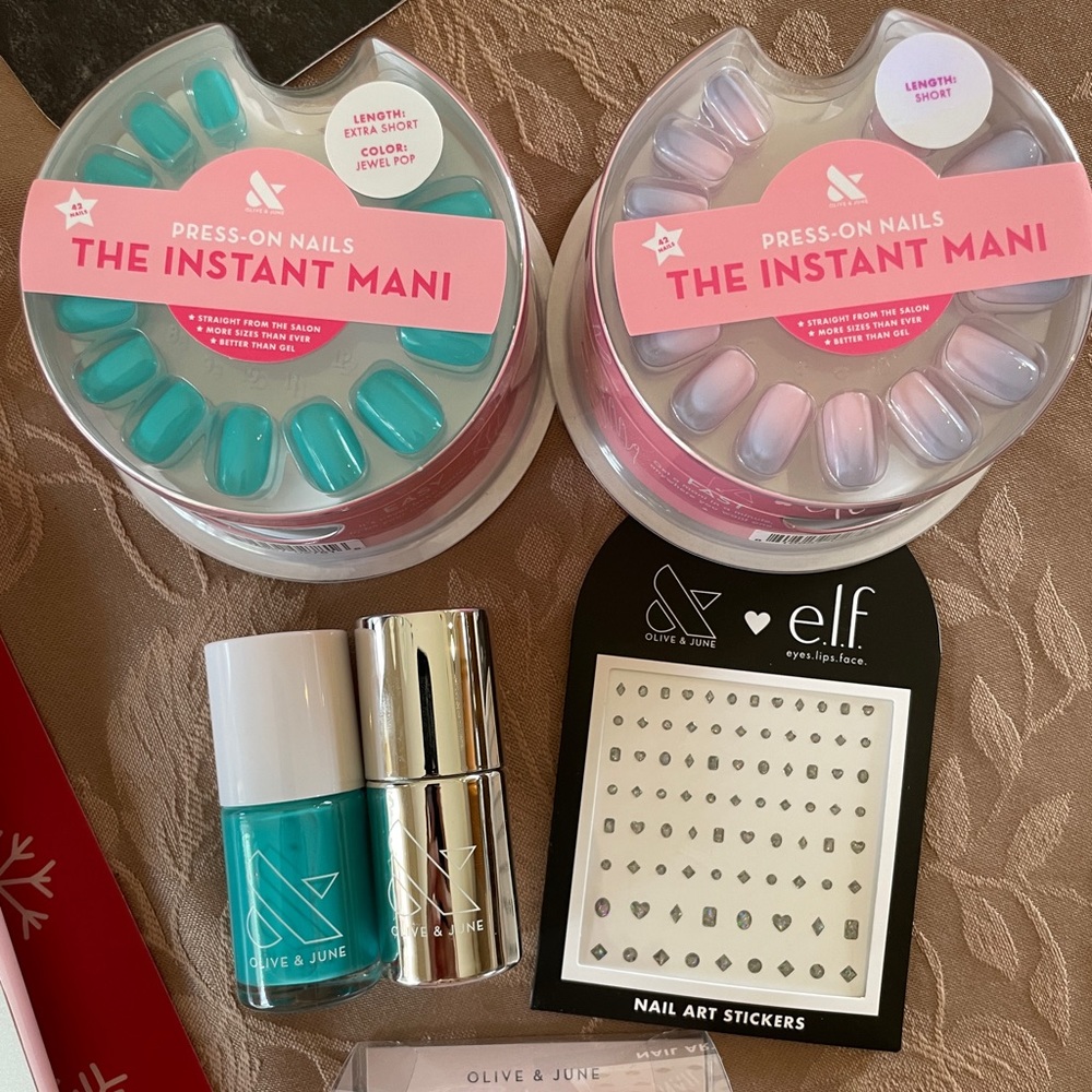 Olive & June Press On Nails Bundle